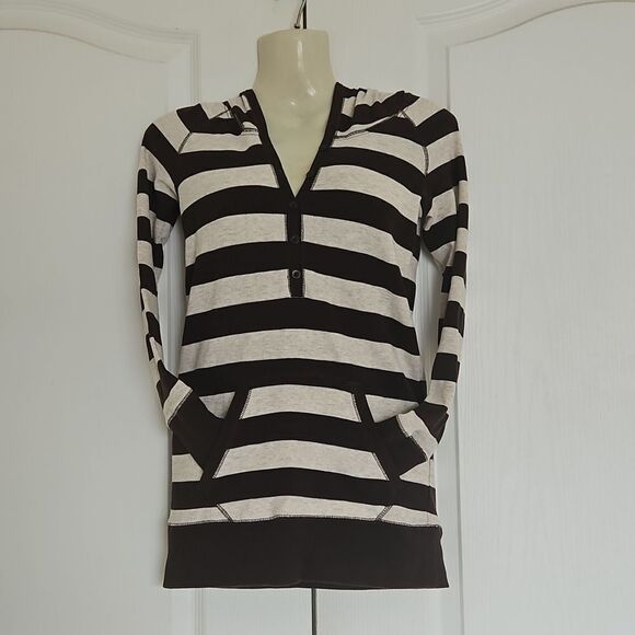 Gap Kids Hoodie Long Sleeves Sweater With Kangaroo Pockets Size 8 Brown/ Cream - Picture 2 of 16